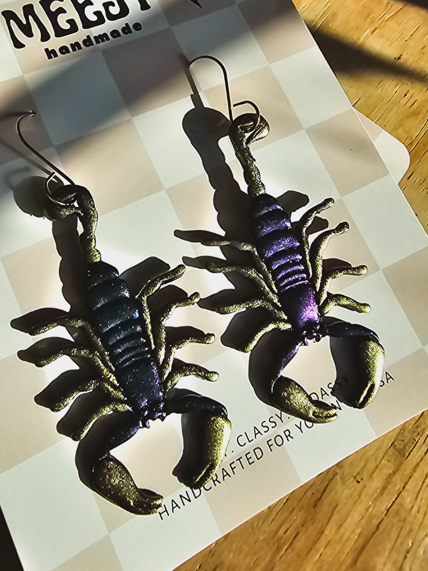 Color shifting statement scorpions