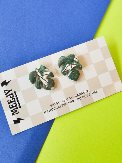 Leaf stud earrings
